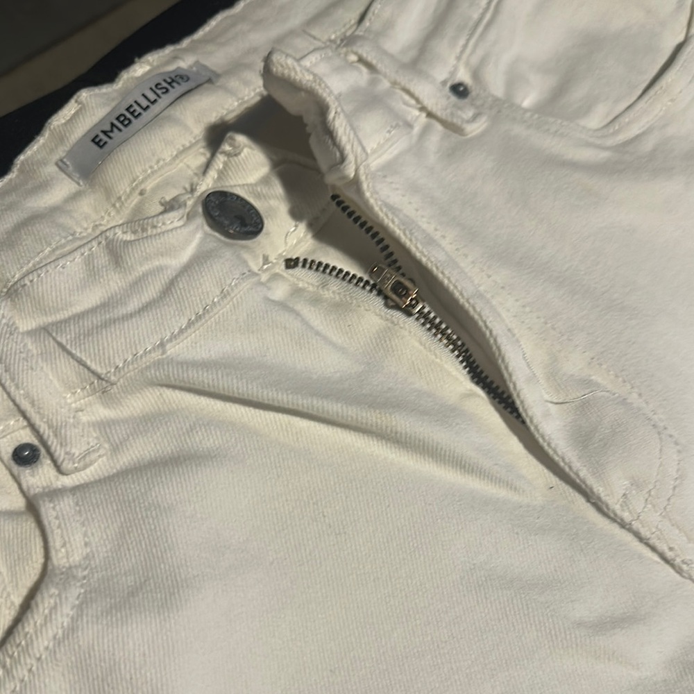 White Skinny Jeans with Smooth Texture